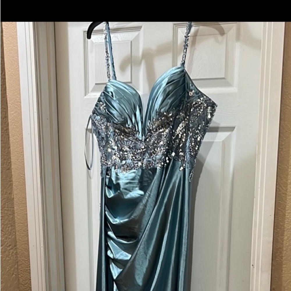 Elegant Blue Evening Gown with Sequins